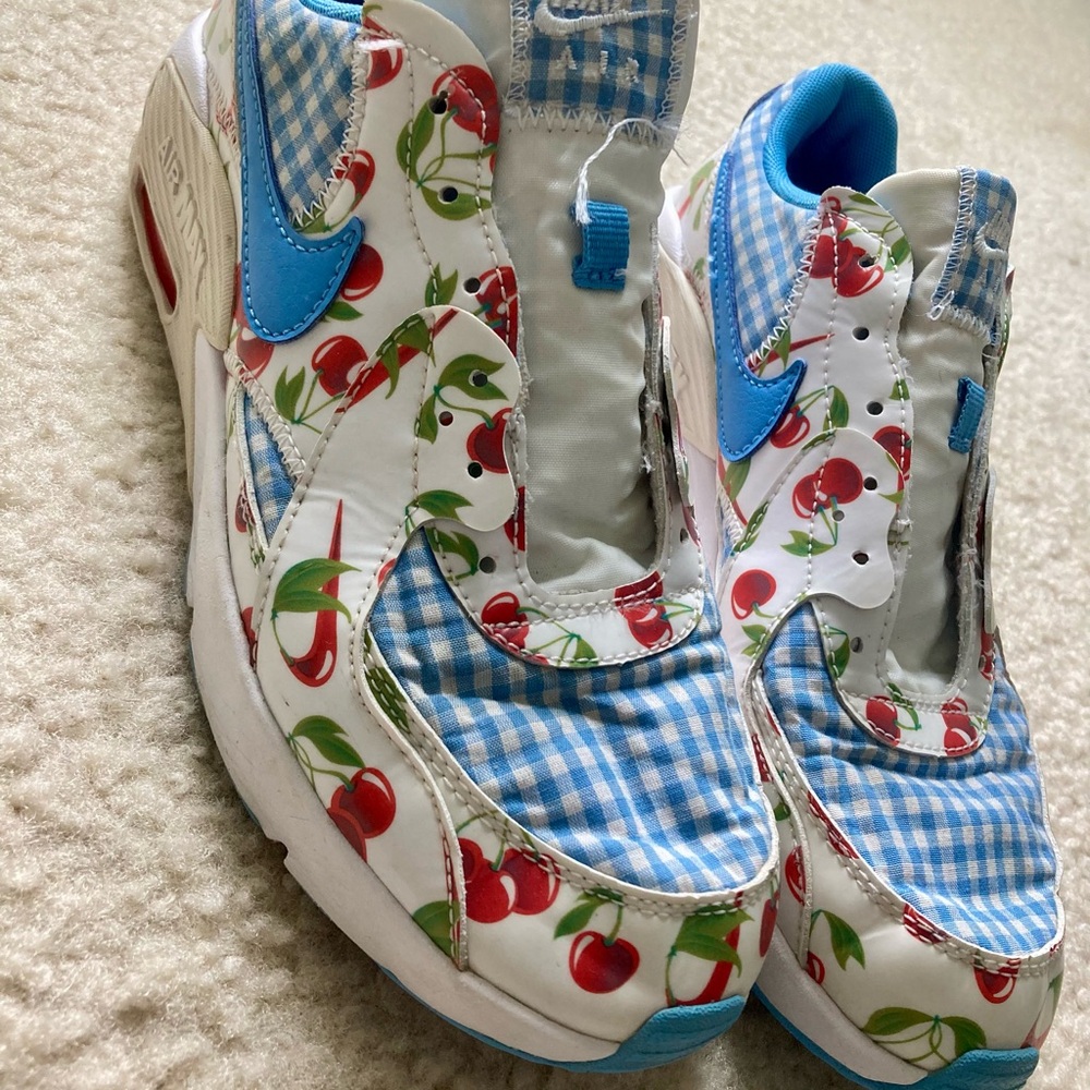 Cherry Blossom Nike Air Max no laces